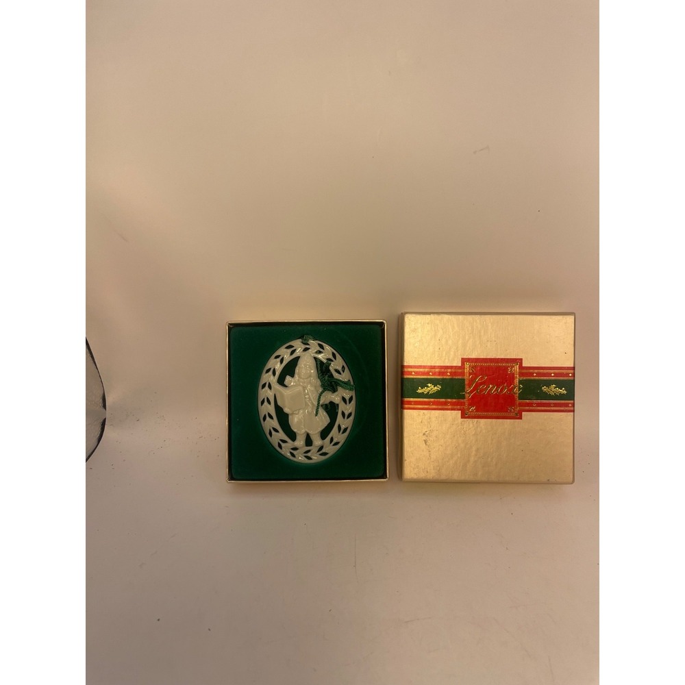 VINTAGE 1986 LENOX CAROLER CHRISTMAS ORNAMENT ~ NEW! MIB!